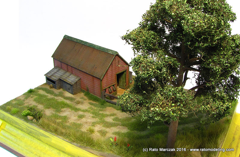 Maquette en Bois Maison Typique Basque: Ferme Biarritz et Chariot 1/72